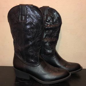 Black Cowgirl boots
